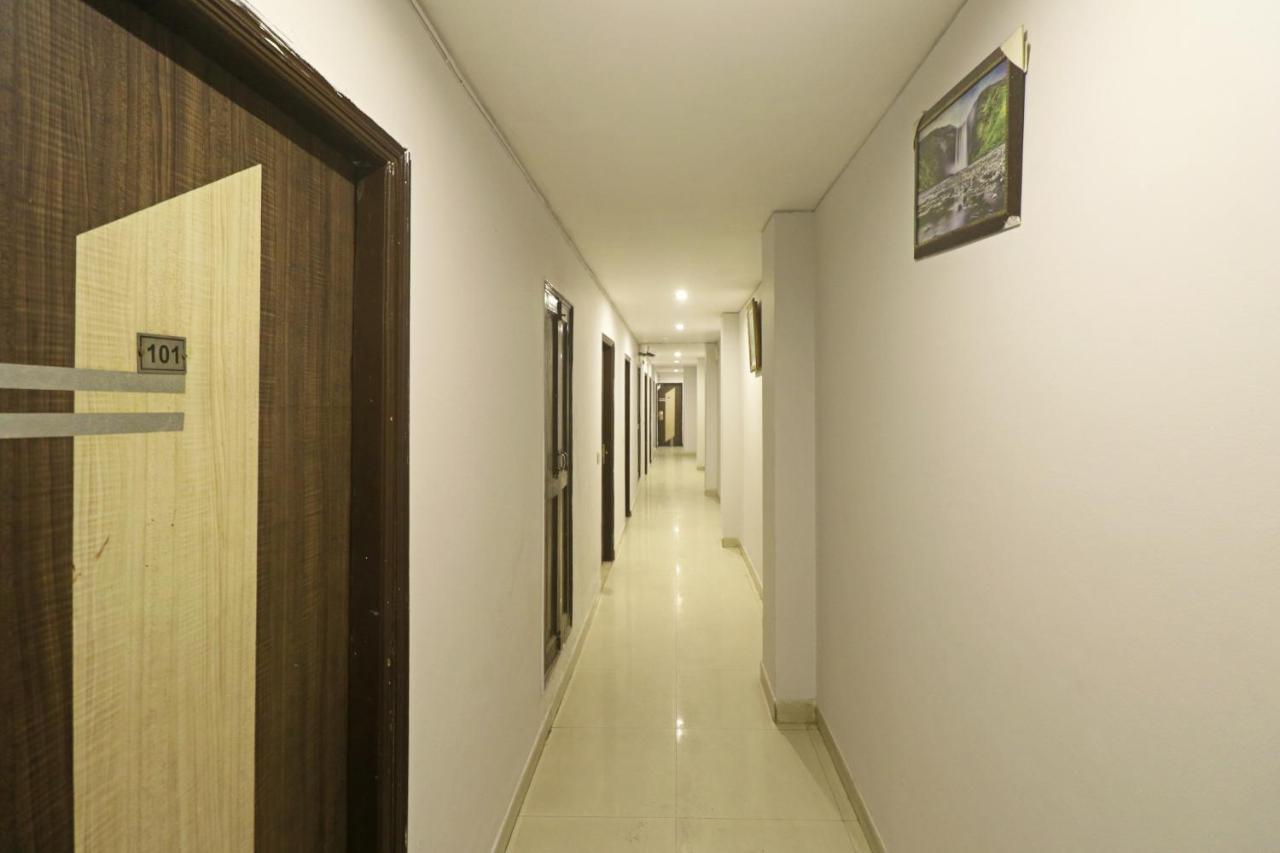 Airport Samara Inn Нью-Дели Экстерьер фото