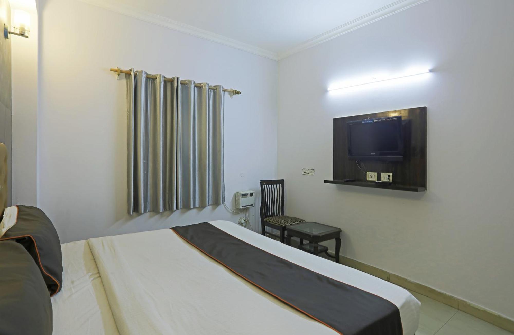 Airport Samara Inn Нью-Дели Экстерьер фото