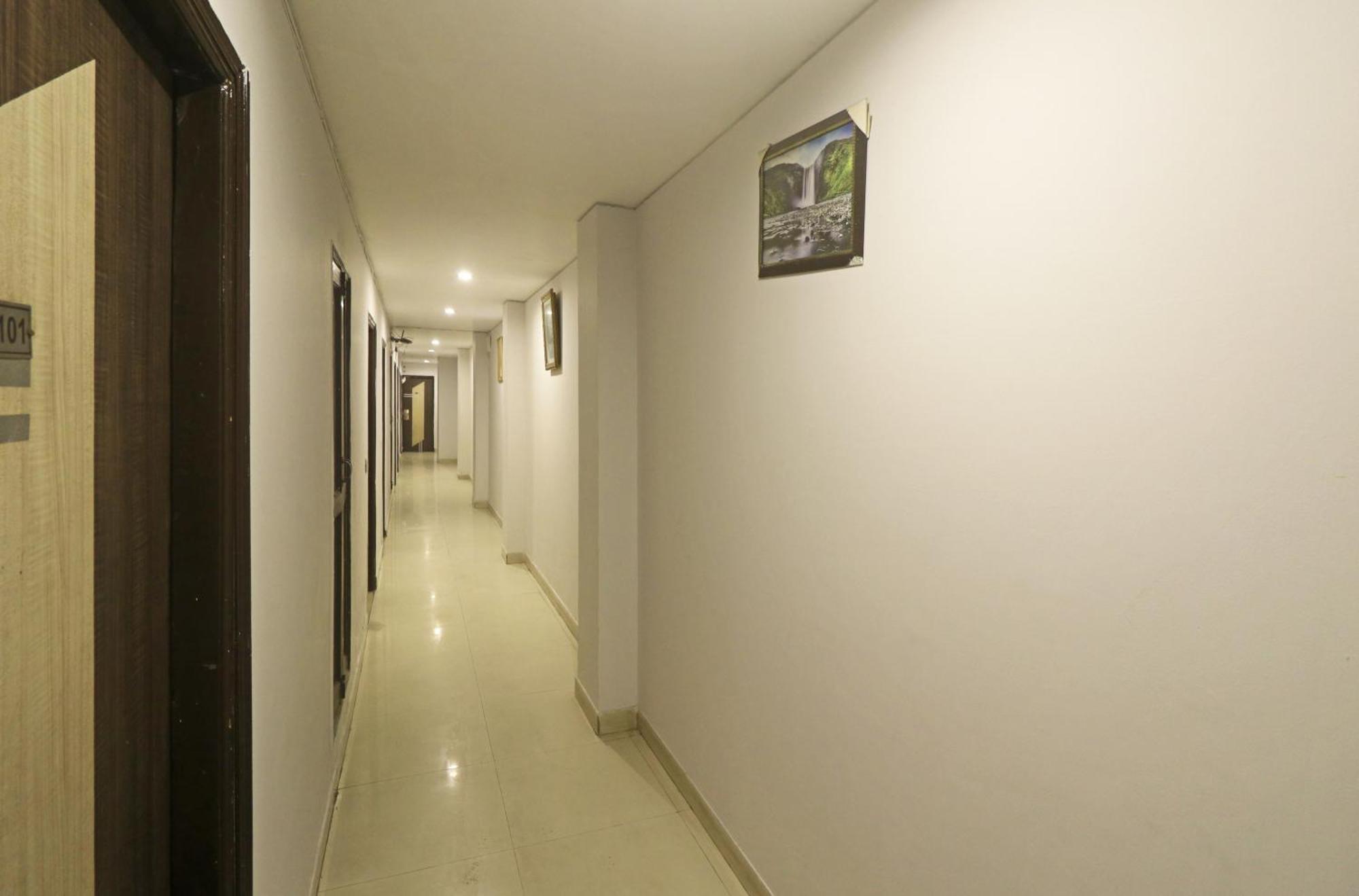 Airport Samara Inn Нью-Дели Экстерьер фото
